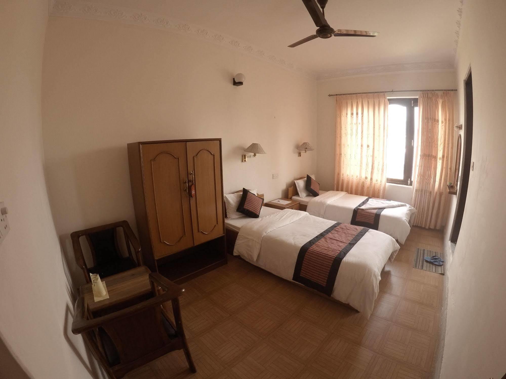 Hotel Dream Pokhara Esterno foto