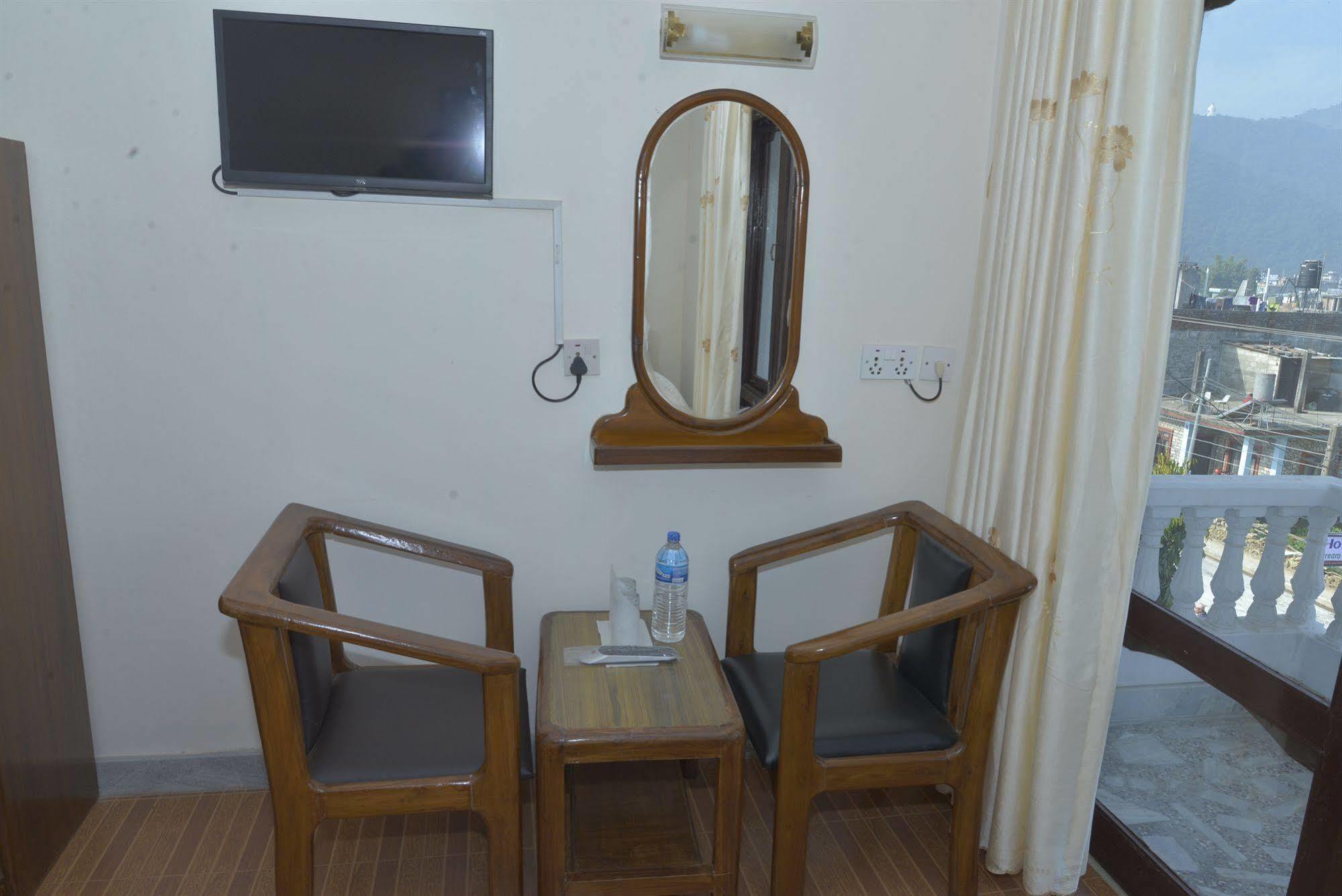 Hotel Dream Pokhara Esterno foto