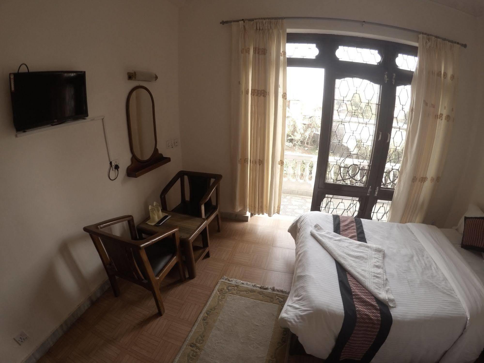 Hotel Dream Pokhara Esterno foto