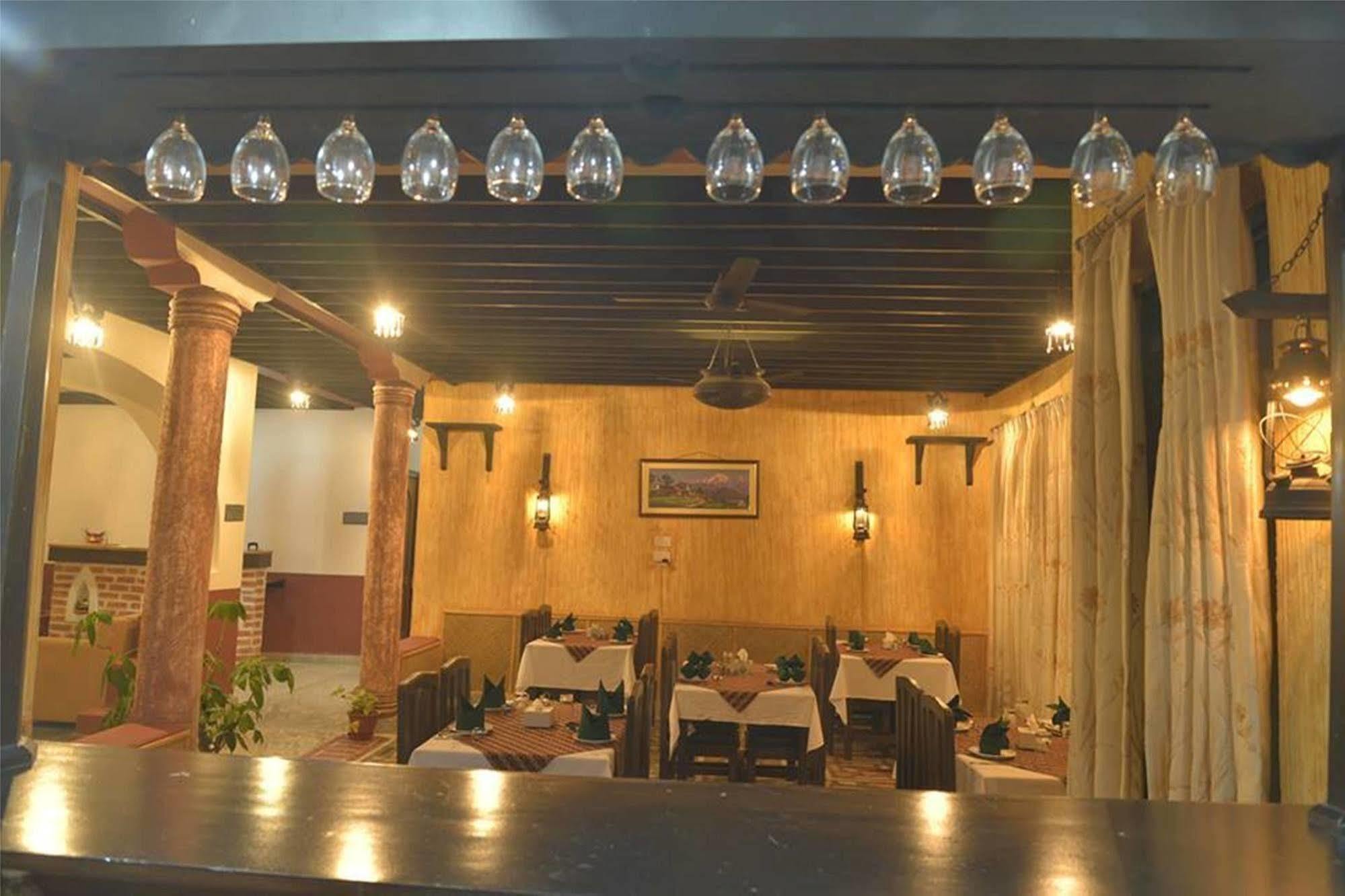 Hotel Dream Pokhara Esterno foto