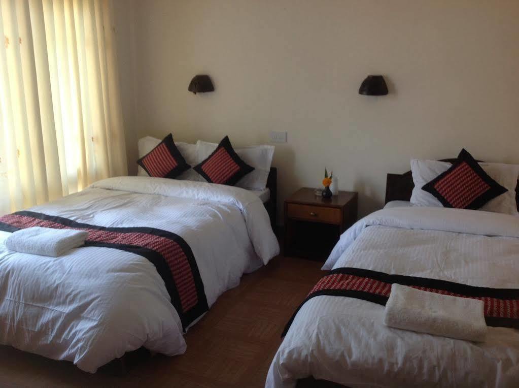 Hotel Dream Pokhara Esterno foto