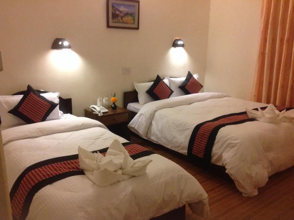 Hotel Dream Pokhara Esterno foto